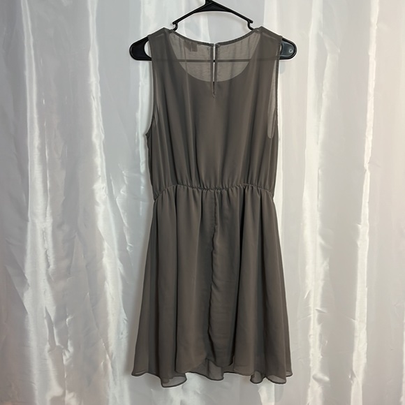 Women’s sleeveless dress. 1993 - Picture 2 of 3